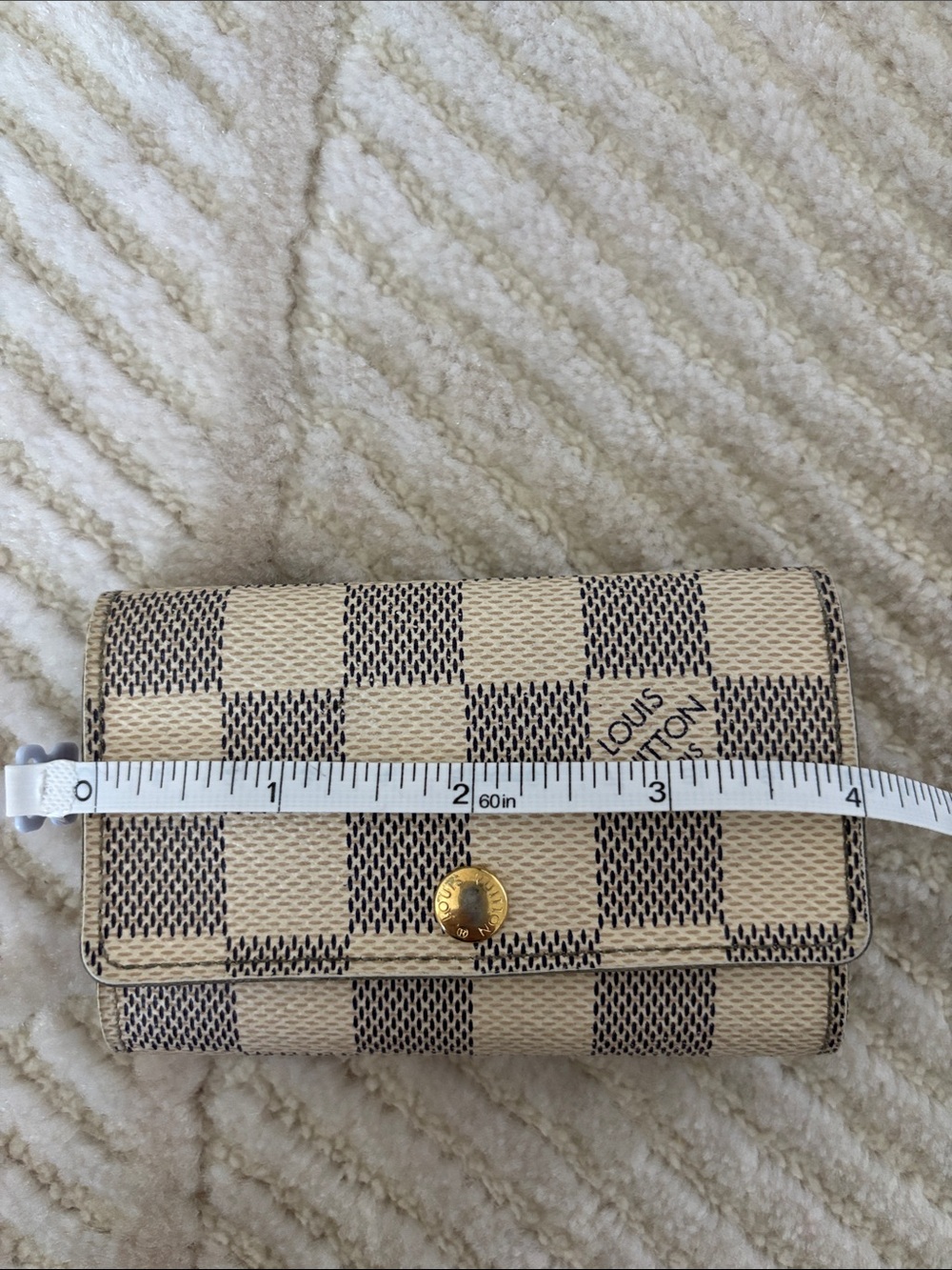 ✨Preloved✨ Louis Vuitton Damier Azur 6 Key Holder - Picture 13 of 13